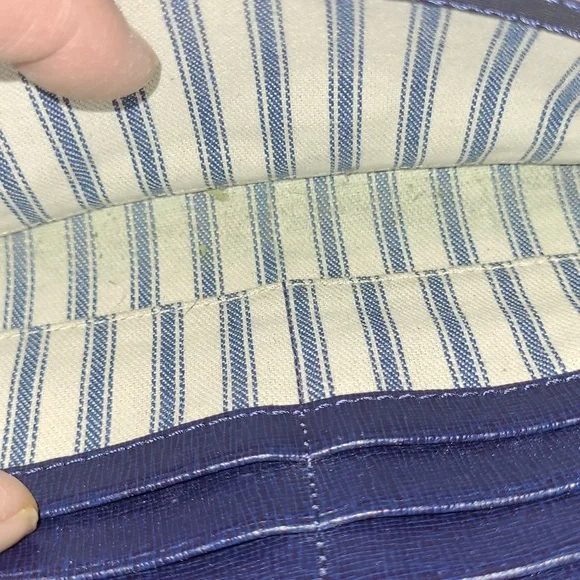 Dooney & Bourke Navy Blue Large Wristlet-Pre-loved. - Picture 12 of 12